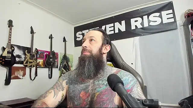 Snapshot of StevenRiseNYC chatting on January 6, 11:51 am StevenRiseNYC online show from January 6, 11:51 am