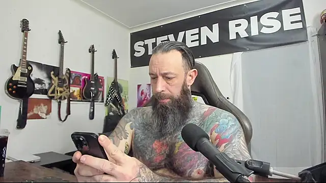 Snapshot of StevenRiseNYC chatting on January 24, 3:55 pm StevenRiseNYC online show from January 24, 3:55 pm