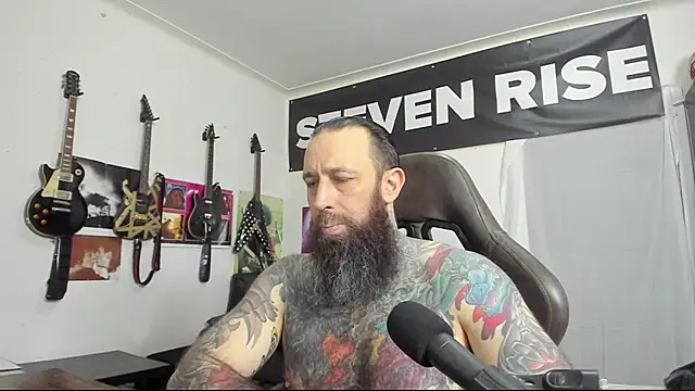 Snapshot of StevenRiseNYC chatting on February 6, 3:37 am StevenRiseNYC online show from February 6, 3:37 am