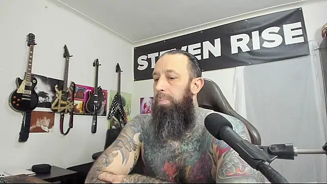 Snapshot of StevenRiseNYC chatting on February 6, 10:43 pm StevenRiseNYC online show from February 6, 10:43 pm