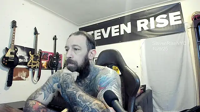 Snapshot of StevenRiseNYC chatting on October 9, 12:43 pm StevenRiseNYC online show from October 9, 12:43 pm