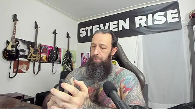 Snapshot of StevenRiseNYC chatting on December 29, 1:17 pm StevenRiseNYC online show from December 29, 1:17 pm