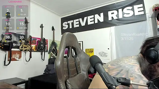 Snapshot of StevenRiseNYC chatting on March 11, 2:18 pm StevenRiseNYC online show from March 11, 2:18 pm