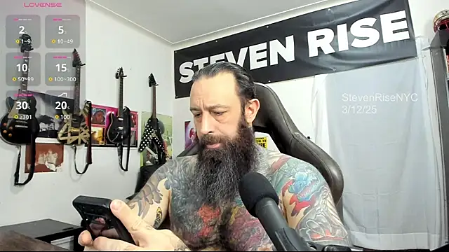 Snapshot of StevenRiseNYC chatting on March 12, 2:01 pm StevenRiseNYC online show from March 12, 2:01 pm