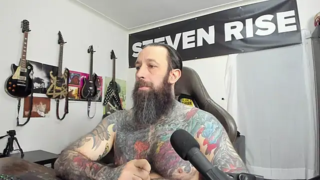 Snapshot of StevenRiseNYC chatting on December 22, 1:44 pm StevenRiseNYC online show from December 22, 1:44 pm