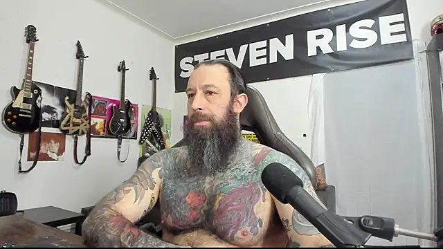 Snapshot of StevenRiseNYC chatting on December 24, 2:54 pm StevenRiseNYC online show from December 24, 2:54 pm