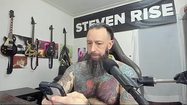 Snapshot of StevenRiseNYC chatting on January 7, 12:37 pm StevenRiseNYC online show from January 7, 12:37 pm