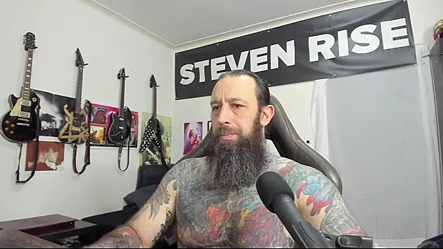 Snapshot of StevenRiseNYC chatting on January 3, 10:51 pm StevenRiseNYC online show from January 3, 10:51 pm