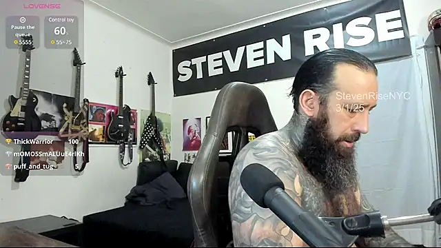 Snapshot of StevenRiseNYC chatting on March 2, 1:26 am StevenRiseNYC online show from March 2, 1:26 am