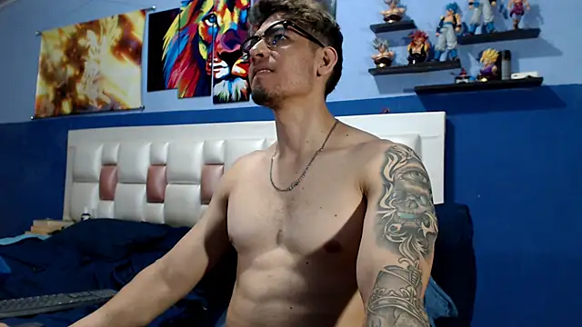 Snapshot of spartan_guy chatting on February 22, 4:07 am spartan guy online show from February 22, 4:07 am