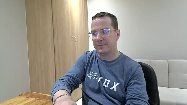 BrettJ81 online show from September 25, 3:55 pm