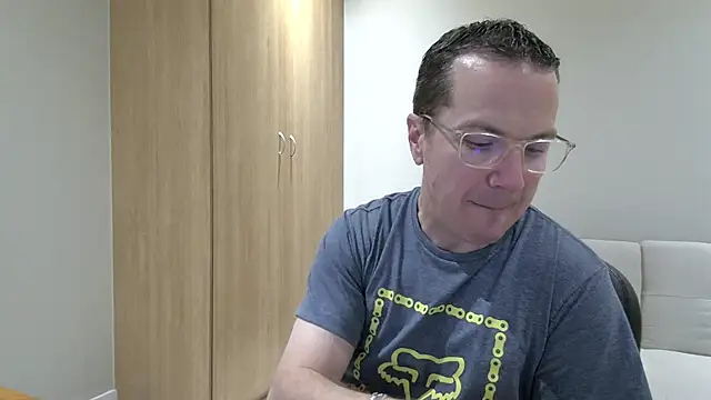 BrettJ81 online show from October 7, 4:22 pm